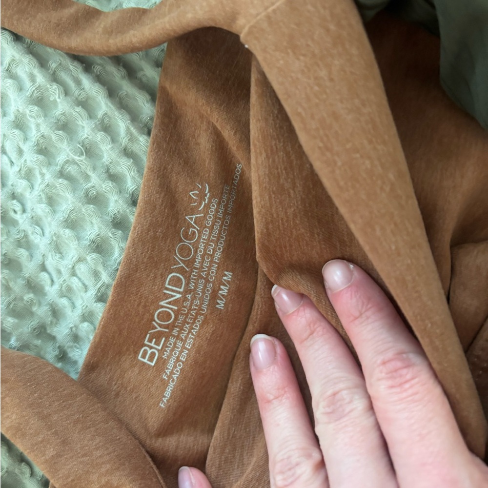 Beyond Yoga Tan Leggings Set